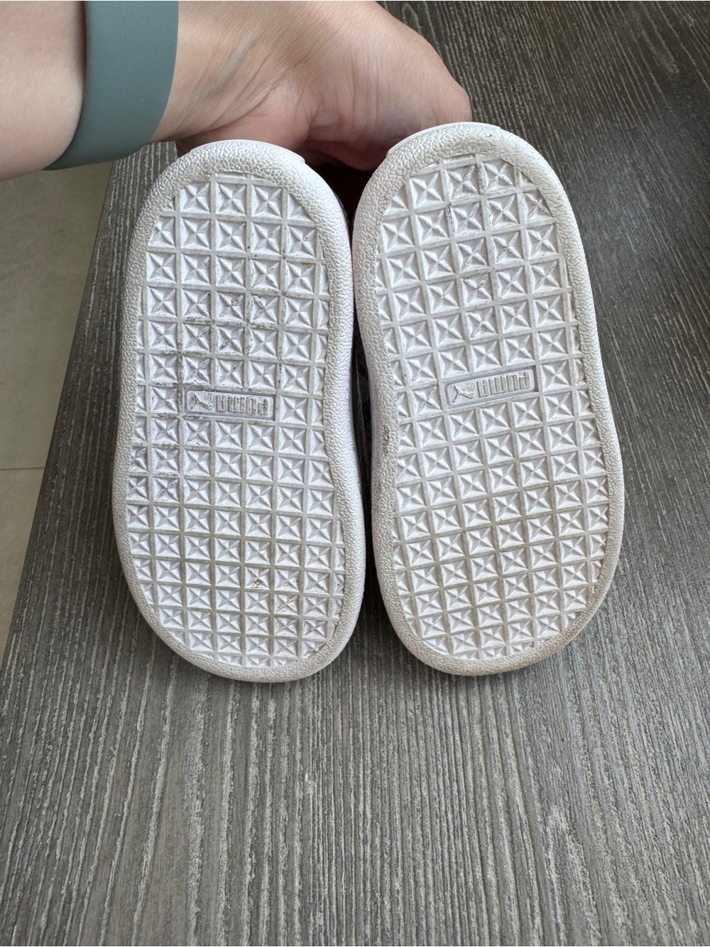 PUMA Kids Suede Splash Sneakers - Picture 6 of 9